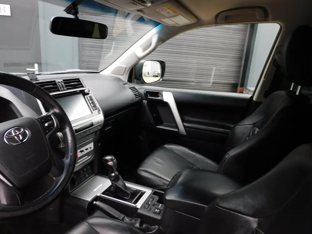 Toyota Land Cruiser 2.8 D-4D-F Challenger Window Van 1e EIGE uit 2019, foto 10