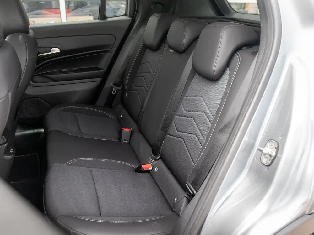 Jeep Avenger Summit 54 kWh uit 2024, foto 11