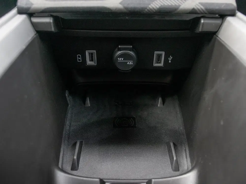 Jeep Avenger Summit 54 kWh uit 2024, foto 19