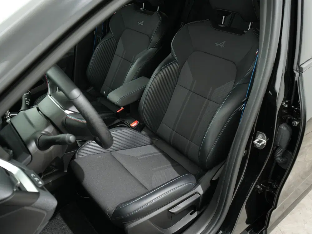 Renault Clio 1.6 E-TECH FULL HYBRID 145PK ESPRIT ALPINE uit 2024, foto 4