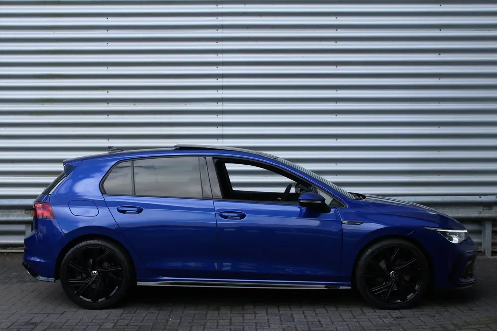 Volkswagen Golf 1.5 eTSI 150pk R-Line DSG7 Panoramadak IQ-Li uit 2021, foto 4
