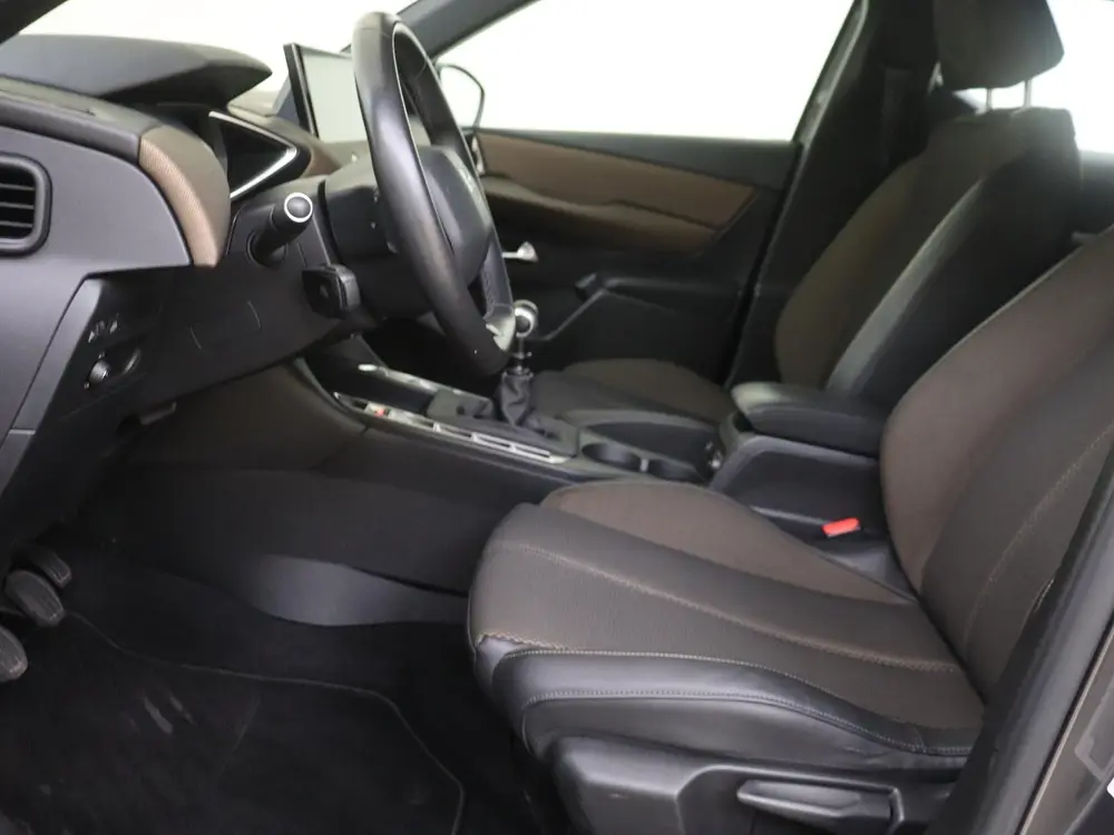 DS Automobiles 3 Crossback DS 3 Crossback 1.2 PureTech Business | Apple Carplay/Android uit 2019, foto 15