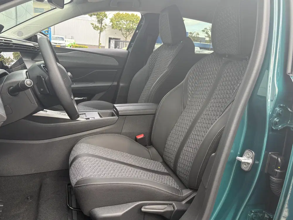 Peugeot 308 Allure EV 54 kWh uit 2026, foto 18