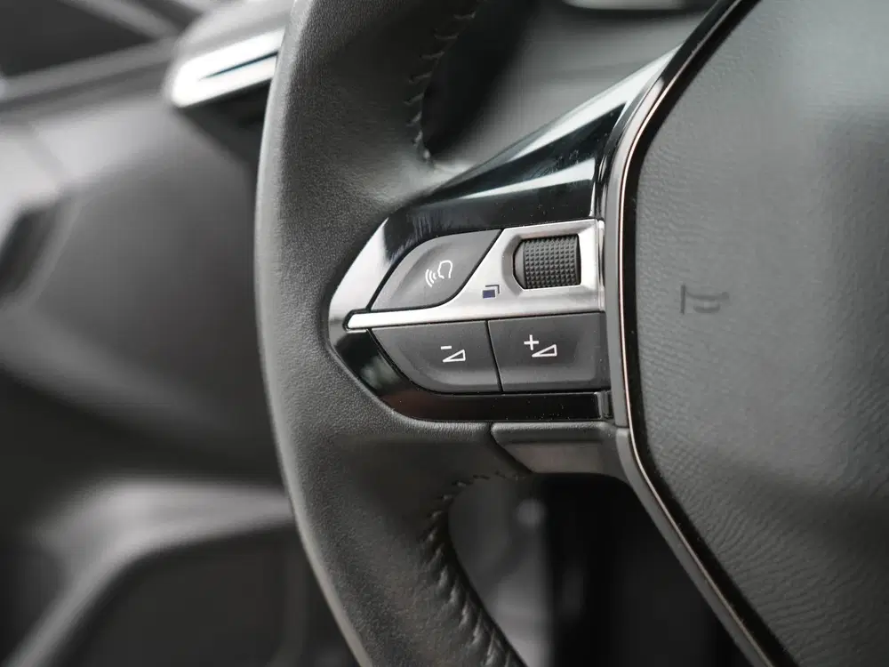 Peugeot 208 1.2 PureTech Active Pack uit 2022, foto 17