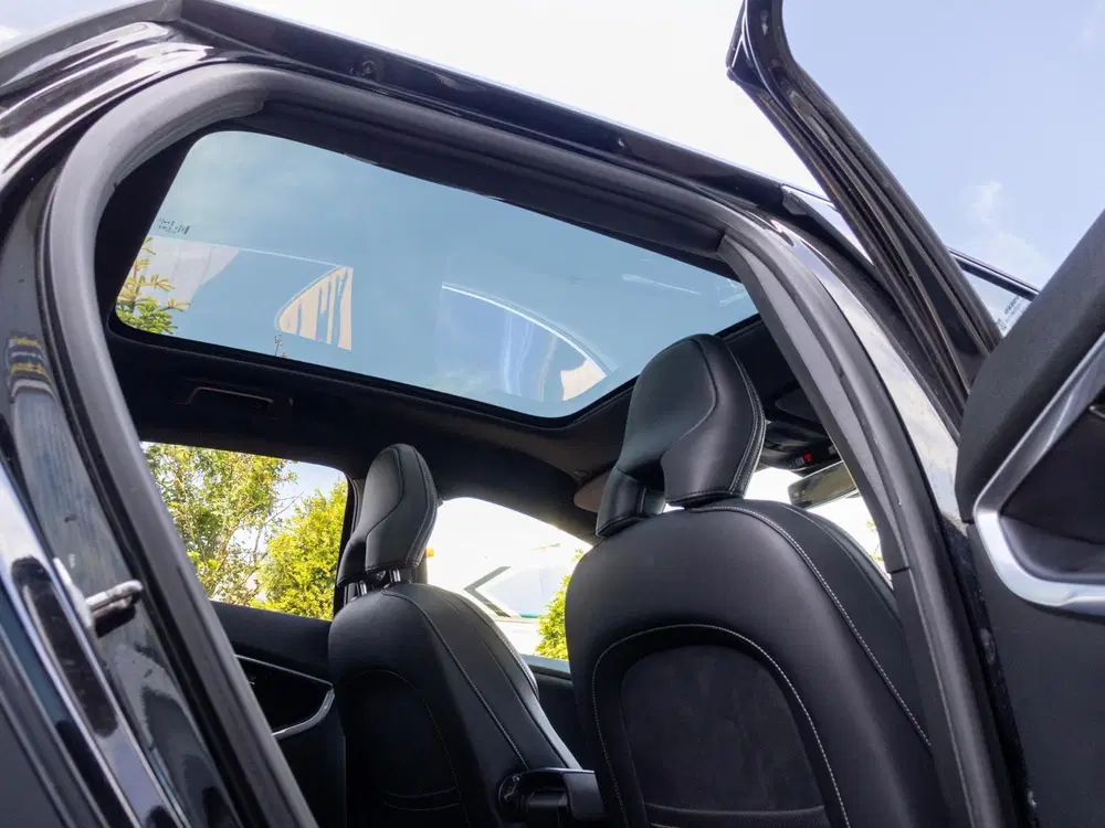 Volvo V40 1.5 T3 Polar+ Sport R-Design LED Pano 18" uit 2019, foto 18
