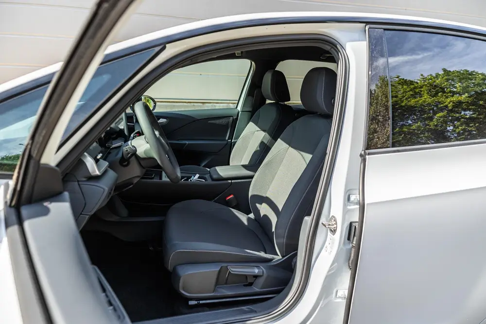 Volkswagen ID.3 Neo 170pk Life 50 kWh | Comfort Pakket | 19" uit 2026, foto 4