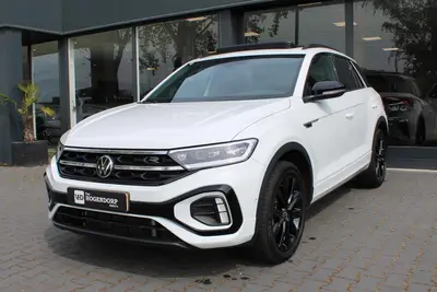 Volkswagen T-Roc 1.5 TSI R-Line PANO NAVI CAMERA LED VIRTUAL uit 2024
