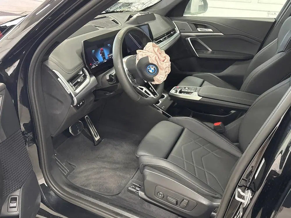 BMW X1 xDrive30e M pakket M Sport Pro Panoramadak uit 2025, foto 13