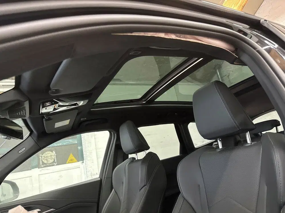 BMW X1 xDrive30e M pakket M Sport Pro Panoramadak uit 2025, foto 15
