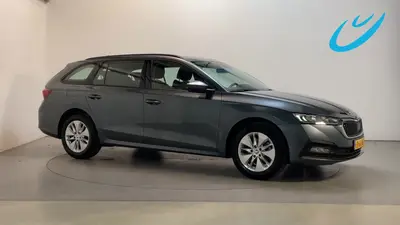Skoda Octavia 1.0 e-TSI DSG Business Edition Parkeerse uit 2022