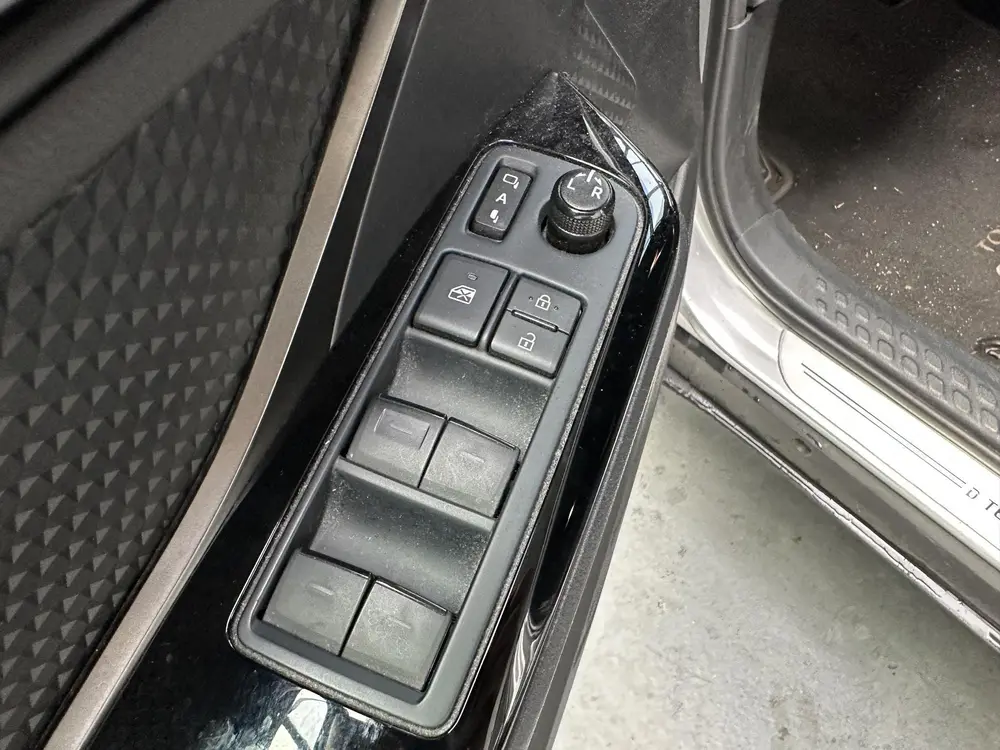 Toyota C-Hr 2.0 Hybrid Executive uit 2022, foto 5