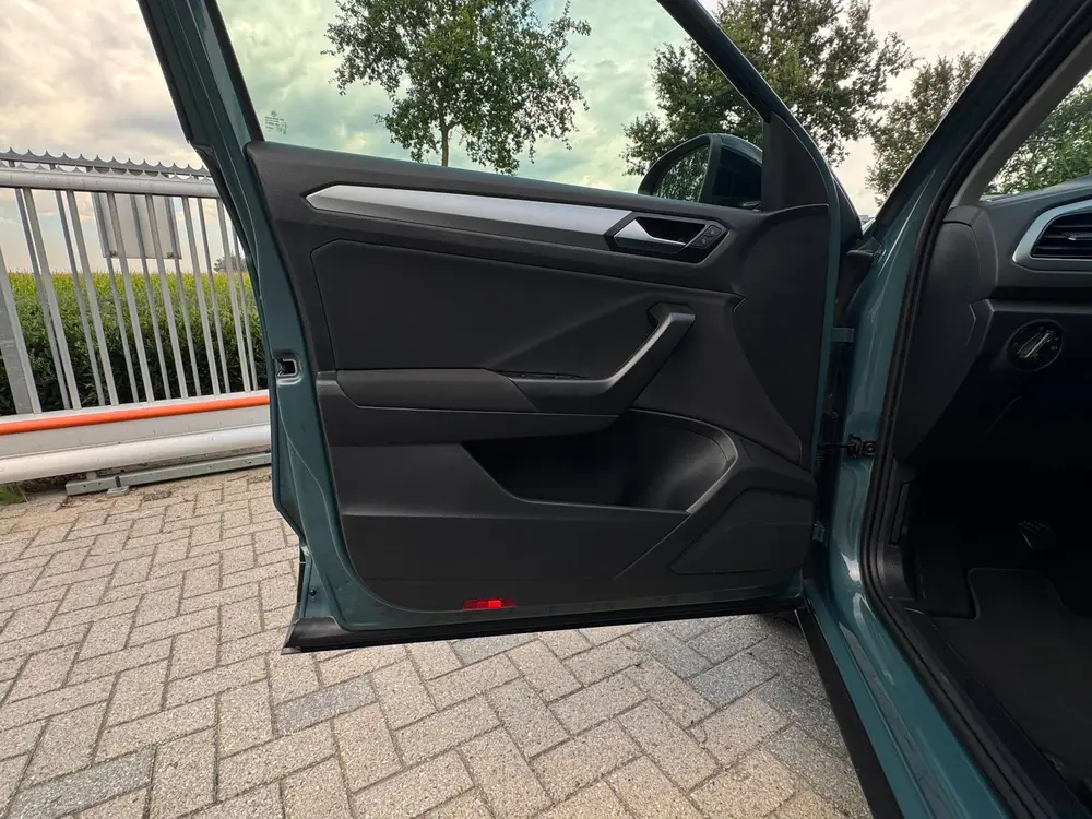 Volkswagen T-Roc 1.0 TSI Life Business CAMERA / ACC / STOEL uit 2022, foto 9