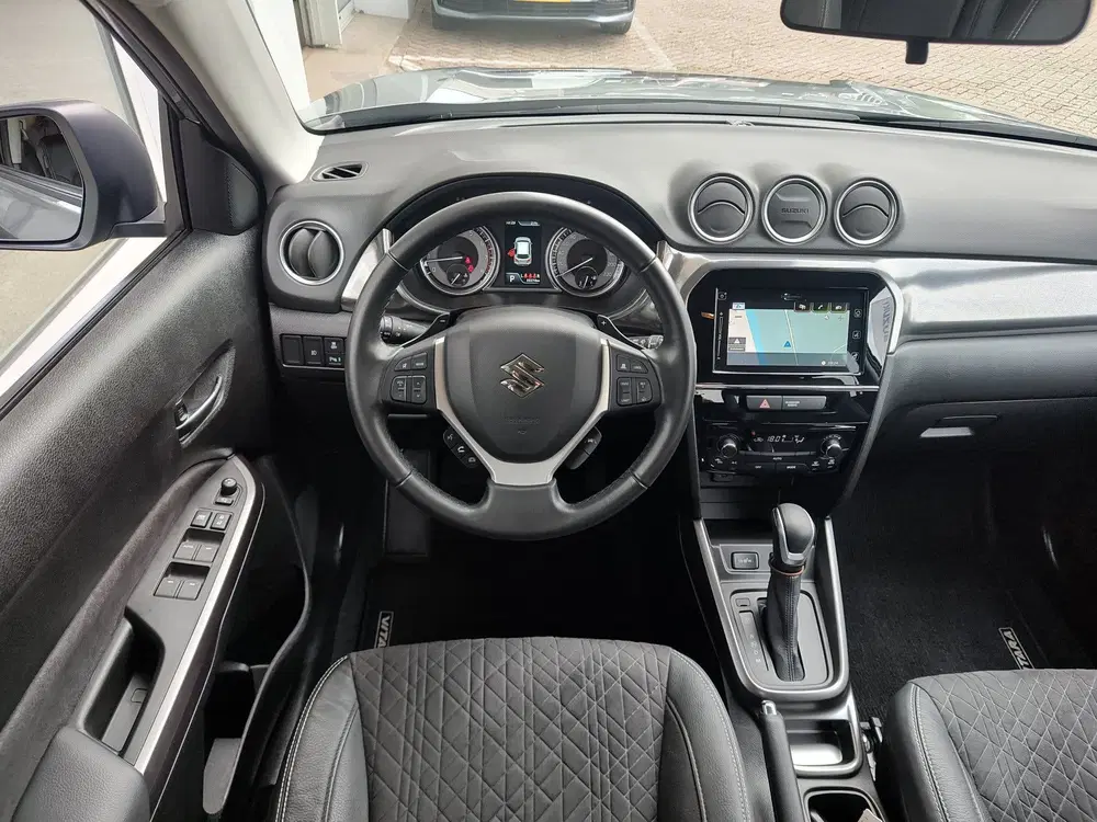 Suzuki Vitara 1.5 HYBRID STYLE AUTOMAAT Adaptive Cruise uit 2024, foto 12