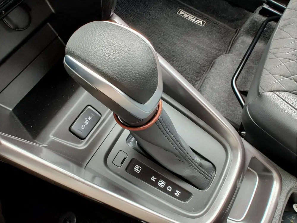 Suzuki Vitara 1.5 HYBRID STYLE AUTOMAAT Adaptive Cruise uit 2024, foto 19