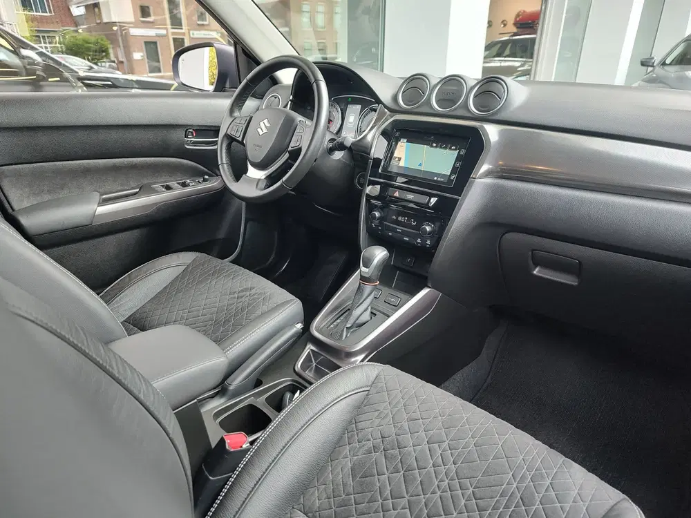 Suzuki Vitara 1.5 HYBRID STYLE AUTOMAAT Adaptive Cruise uit 2024, foto 9