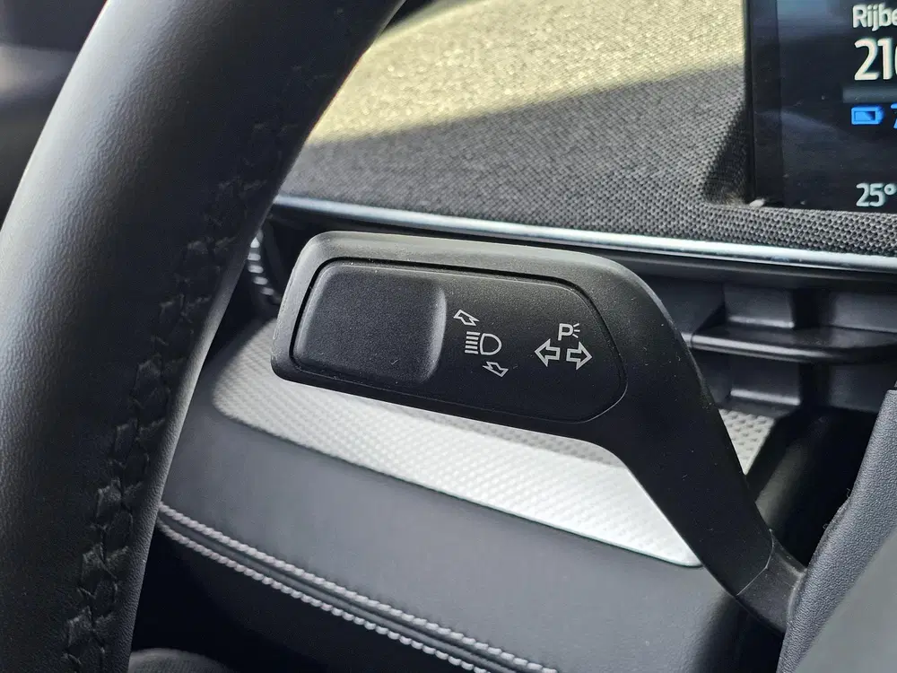 Ford Mustang Mach-E RWD 75 kWh uit 2021, foto 18