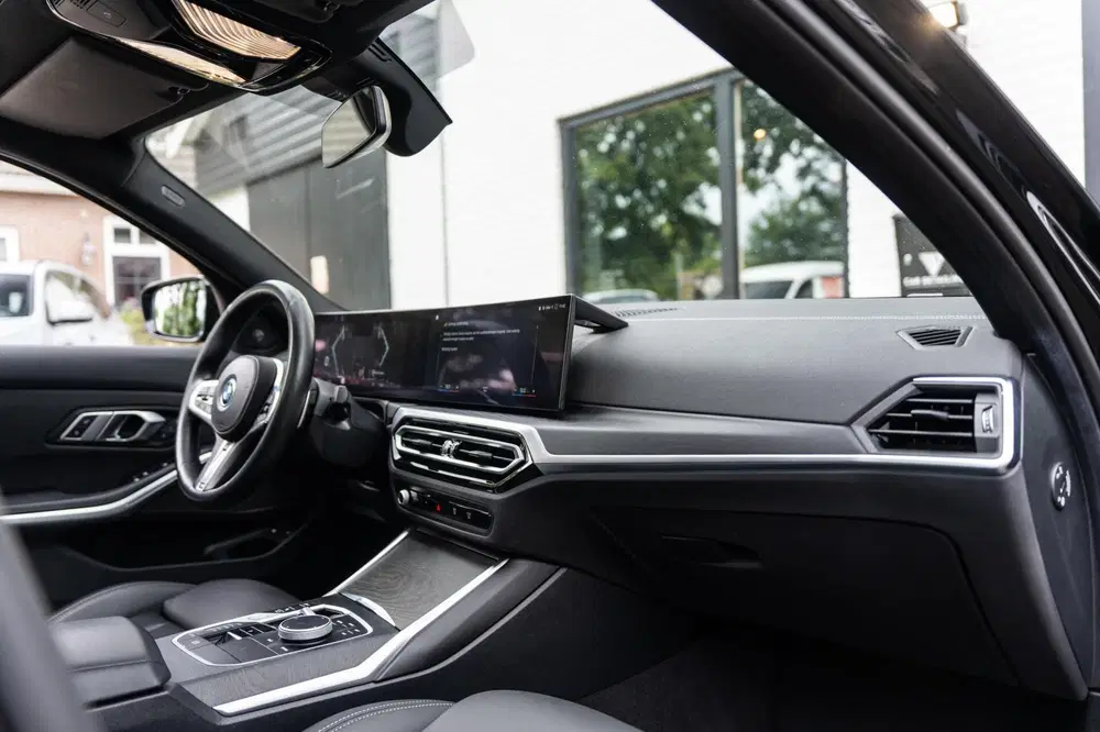 BMW 3-serie 330e M340I Pano H&K HU Trekhaak uit 2022, foto 17