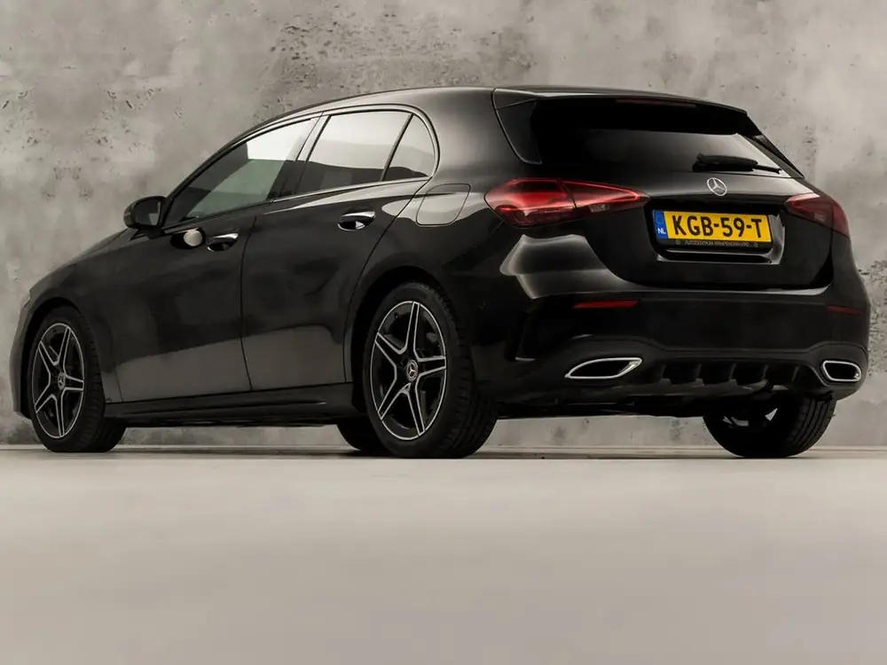Mercedes-Benz A-Klasse 180 AMG Line Automaat (FABRIEKSGARANT uit 2023, foto 3