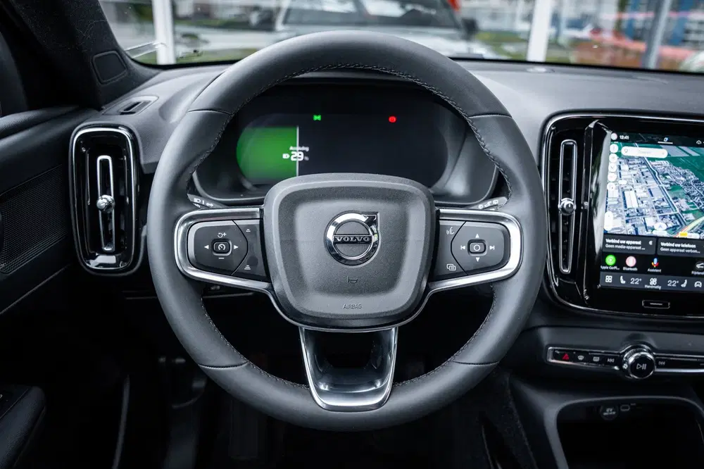 Volvo XC40 Single Motor Essential 69 kWh uit 2024, foto 16