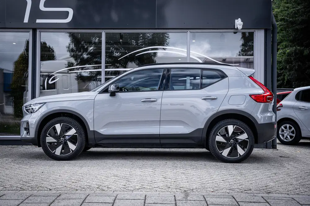 Volvo XC40 Single Motor Essential 69 kWh uit 2024, foto 6