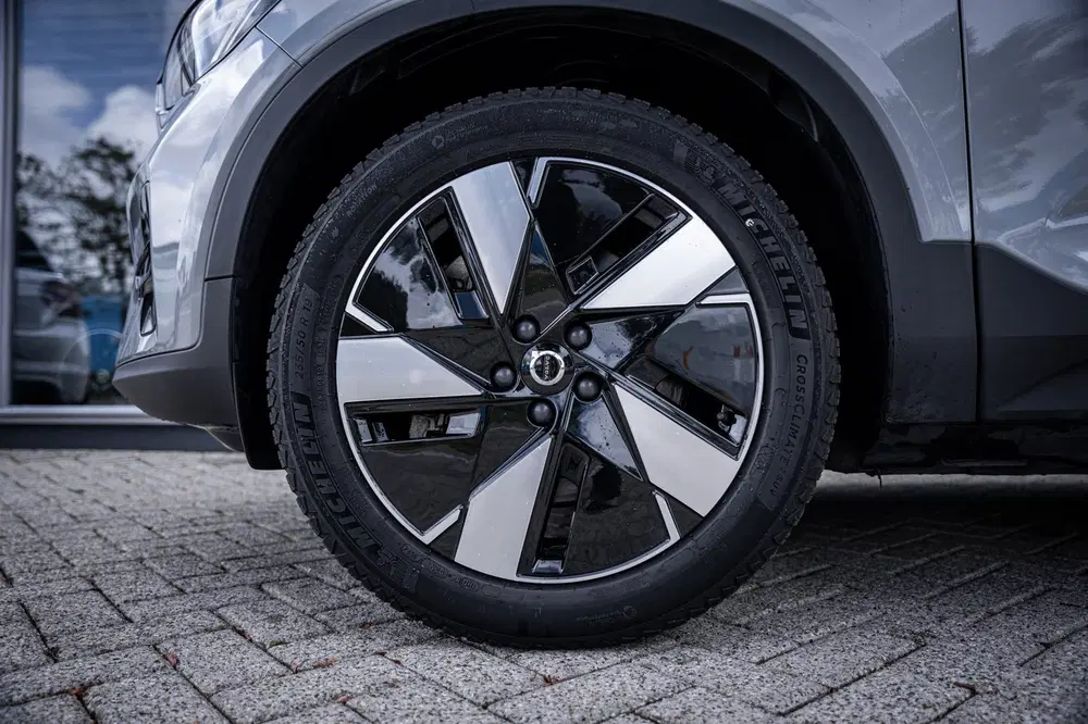 Volvo XC40 Single Motor Essential 69 kWh uit 2024, foto 7
