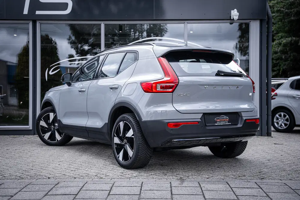 Volvo XC40 Single Motor Essential 69 kWh uit 2024, foto 8