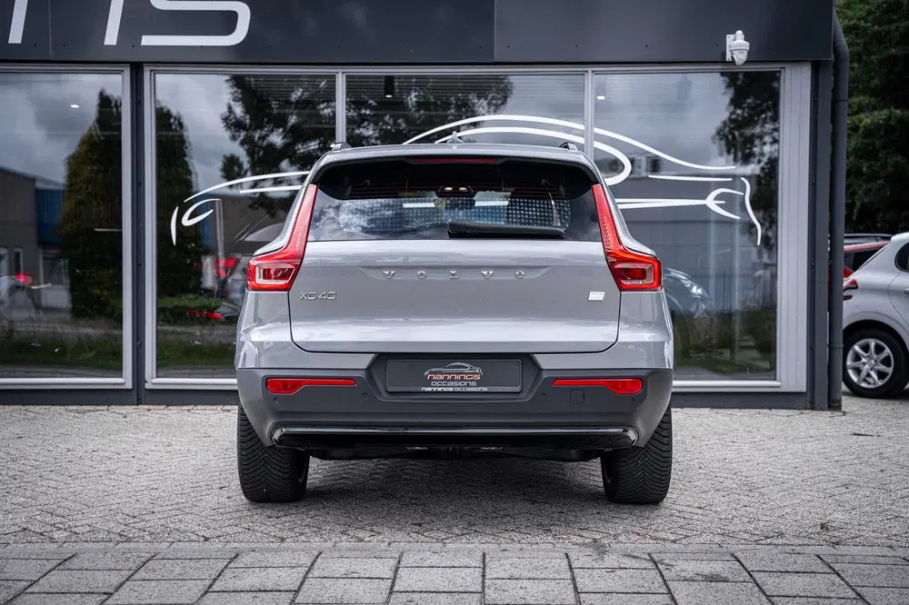 Volvo XC40 Single Motor Essential 69 kWh uit 2024, foto 9