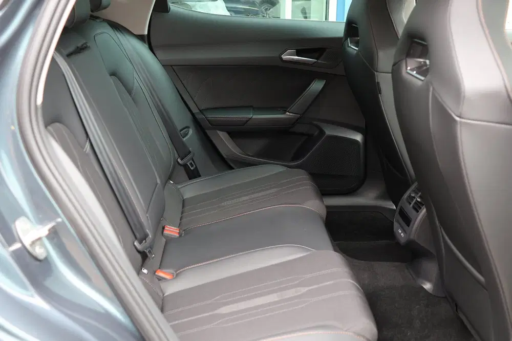 Cupra Formentor 1.4 e-Hybrid SOH 100% Camera Memory-stoele uit 2024, foto 17