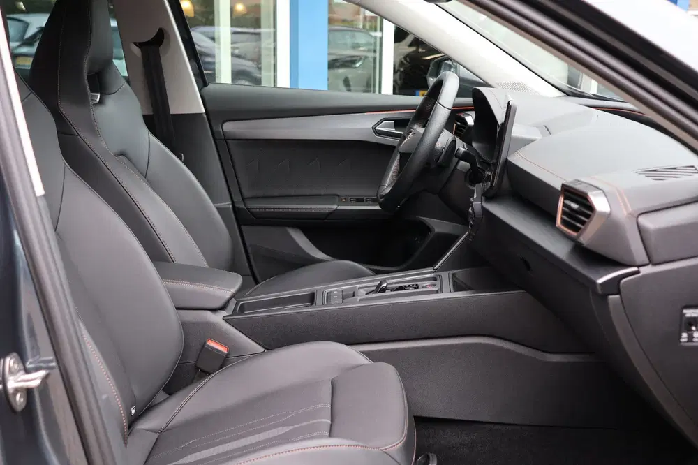 Cupra Formentor 1.4 e-Hybrid SOH 100% Camera Memory-stoele uit 2024, foto 19