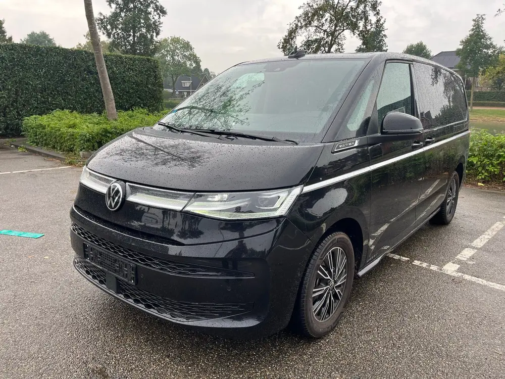 Volkswagen Multivan 1.4 Ehybrid 218pk L1h1 6-DSG 2024 Zwart uit 2024