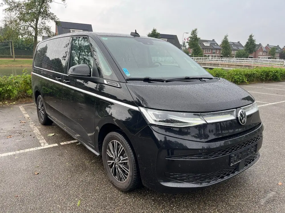 Volkswagen Multivan 1.4 Ehybrid 218pk L1h1 6-DSG 2024 Zwart uit 2024, foto 2