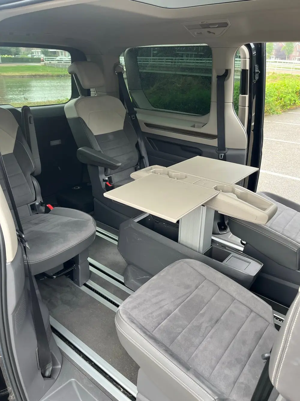 Volkswagen Multivan 1.4 Ehybrid 218pk L1h1 6-DSG 2024 Zwart uit 2024, foto 7