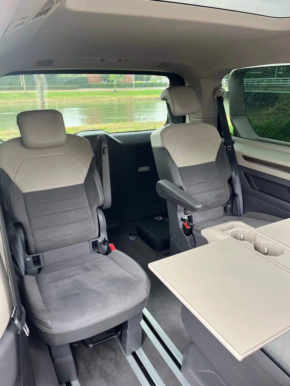 Volkswagen Multivan 1.4 Ehybrid 218pk L1h1 6-DSG 2024 Zwart uit 2024, foto 8