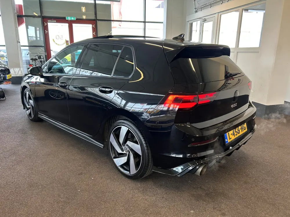Volkswagen Golf 2.0 TSI GTI 330PK | Panoramadak | Custom uit uit 2020, foto 6