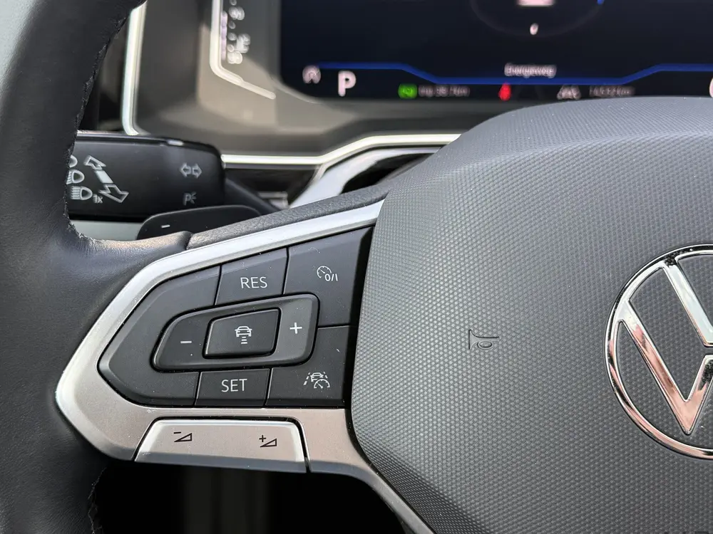 Volkswagen Polo 1.0 TSI DSG R-Line | Pano | IQ | Clima | Cam uit 2024, foto 20