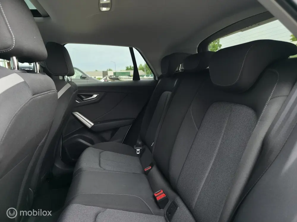 Audi Q2 35 TFSI S Edition uit 2024, foto 11