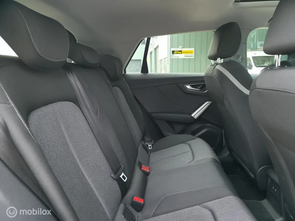Audi Q2 35 TFSI S Edition uit 2024, foto 12