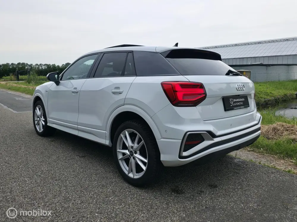 Audi Q2 35 TFSI S Edition uit 2024, foto 3