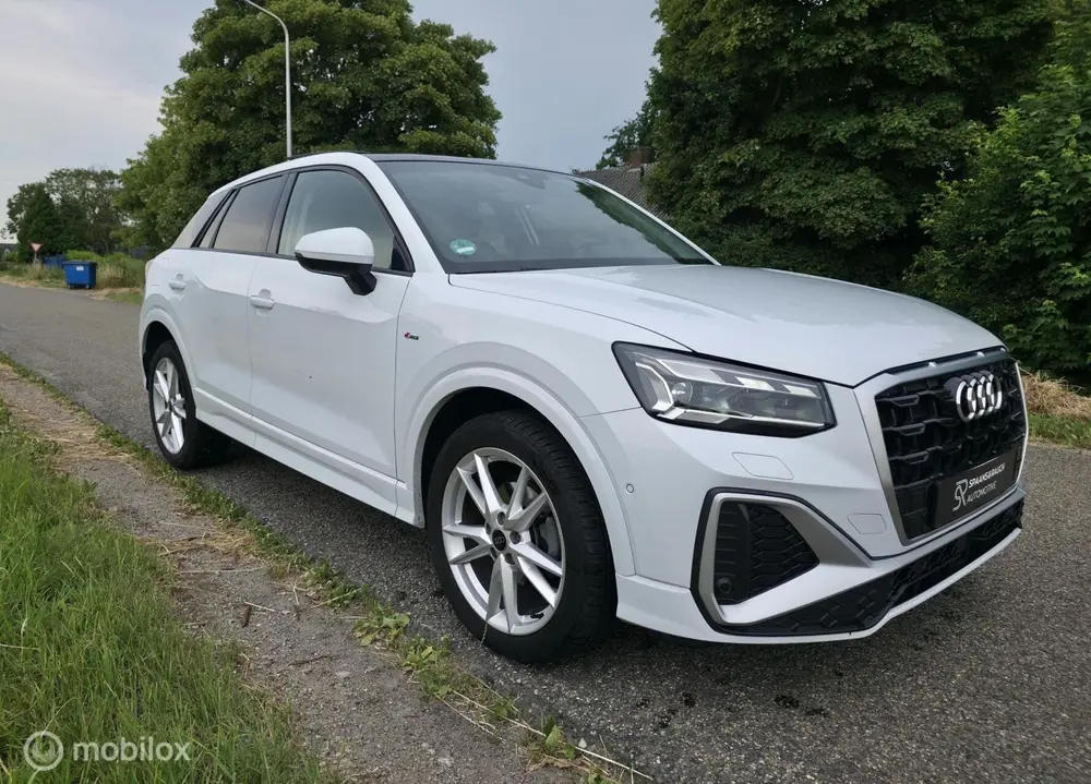 Audi Q2 35 TFSI S Edition uit 2024, foto 4