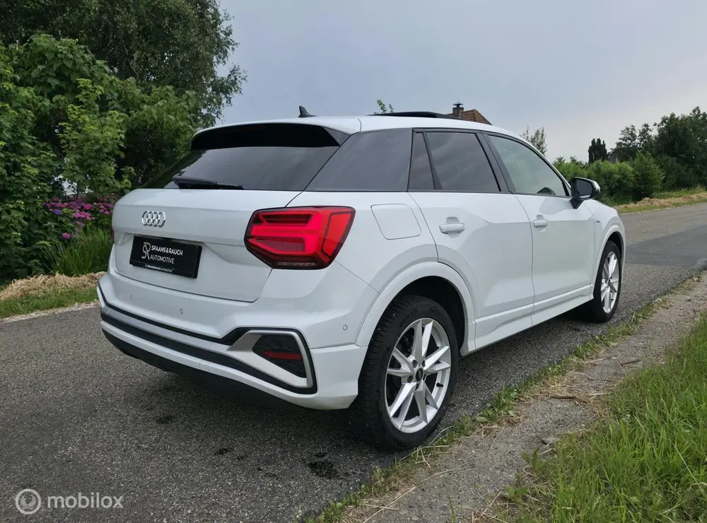 Audi Q2 35 TFSI S Edition uit 2024, foto 5
