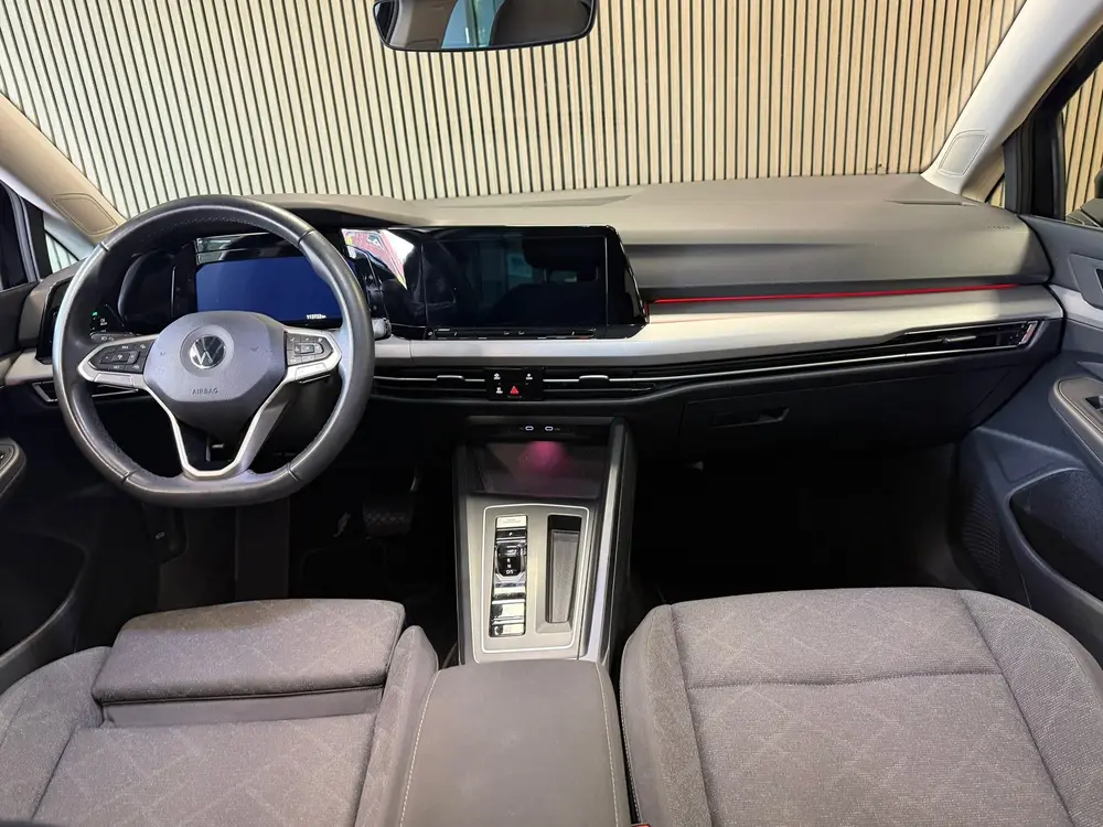Volkswagen Golf 1.5 eTSI DSG PANO MASSAGE CAMERA VIRTUAL COC uit 2021, foto 13