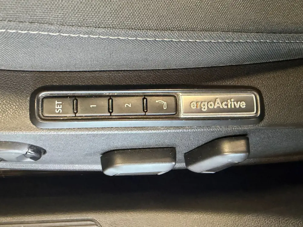 Volkswagen Golf 1.5 eTSI DSG PANO MASSAGE CAMERA VIRTUAL COC uit 2021, foto 16