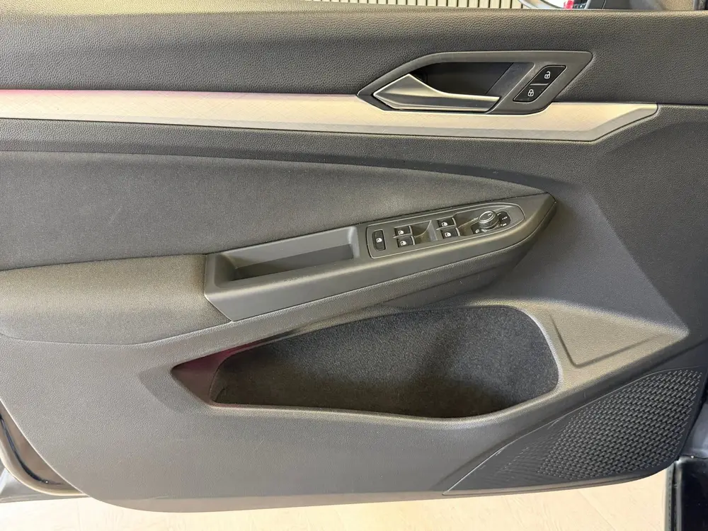 Volkswagen Golf 1.5 eTSI DSG PANO MASSAGE CAMERA VIRTUAL COC uit 2021, foto 17