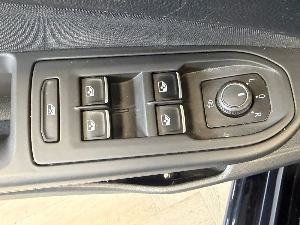 Volkswagen Golf 1.5 eTSI DSG PANO MASSAGE CAMERA VIRTUAL COC uit 2021, foto 18