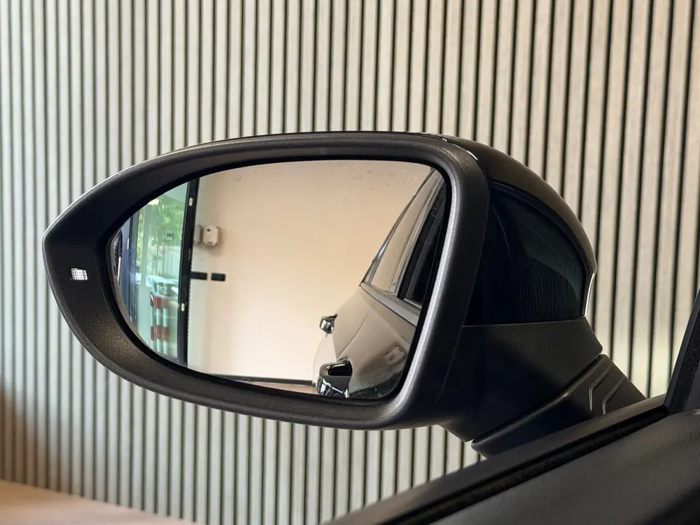 Volkswagen Golf 1.5 eTSI DSG PANO MASSAGE CAMERA VIRTUAL COC uit 2021, foto 20