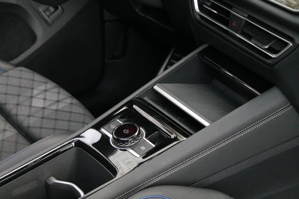Volkswagen Tiguan 1.5 eHybrid R-Line Business | IQ | Pano | uit 2025, foto 19