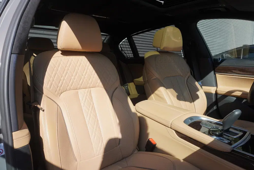BMW 7-serie Limousine 745Le xDrive High Executive uit 2020, foto 8
