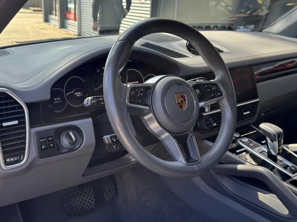 Porsche Cayenne 3.0 E-Hybrid SPORT uit 2020, foto 2