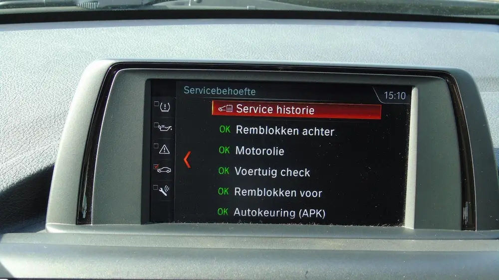 BMW 1-serie 118i uit 2019, foto 17