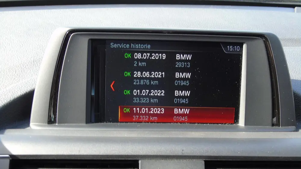 BMW 1-serie 118i uit 2019, foto 18